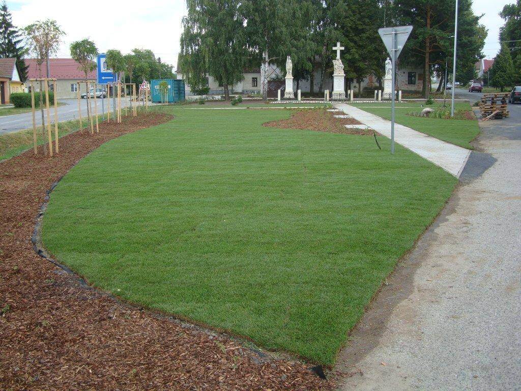 Revitalizácia centrálnej zóny obce na západnom Slovensku